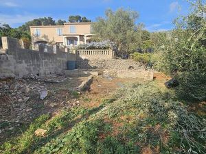À vendre Terrain libre constructeur à La Valette-du-Var 1 011 m² arboré. Zone urbaine sect