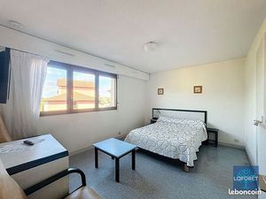 Studio 1 pièce 27 m²