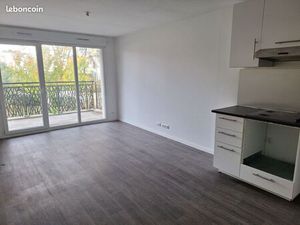Courcouronnes 3 pieces 56 m² + double parking dans immeuble récent