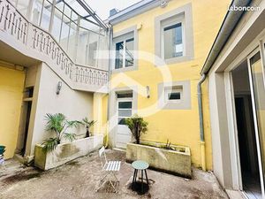 Maison 10 pièces 318 m²