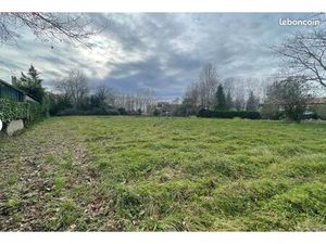 Terrain 3 600 m² Saint Sever
