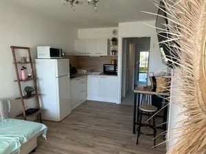 Studio à louer à l'année - 80 m de la mer