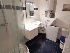 Charmant 2 pièces rénové – Emplacement idéal