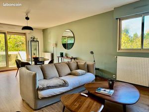 Bordeaux Primrose: grand T2 rénové avec balcon et parking