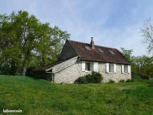 Entre Mortefontaine et Thiers sur Thève  maison forestière de 54 M2  2 chambres  dans une 