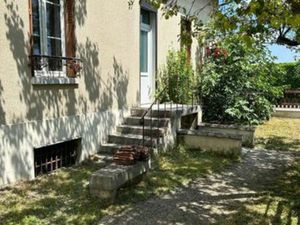 Jolie maison de ville avec jardin