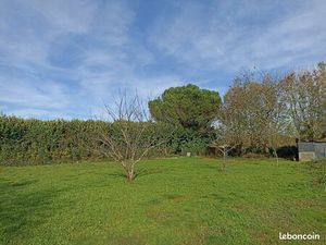 Terrain constructible 998m²
