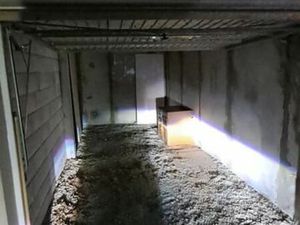 Garage/box 14 m² Rougemont Le Chateau