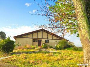 Maison 3 niveaux sur grand terrain