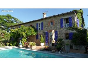 Grande Propriété de Caractère avec Vue Panoramique et Fort Potentiel