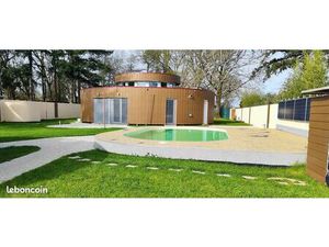 Maison individuelle autosuffisante/autonome réalisée conformément aux meilleures technolog