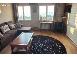 Location T2 duplex avec belle vue lac & château