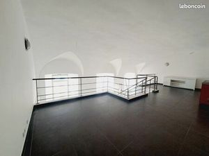 Loft atypique 134 m² avec beaux volumes – Montboucher-sur-Jabron