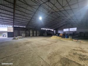 Local 100m2 à Condom