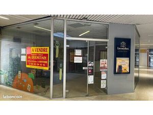 Local 81 m² Mayenne