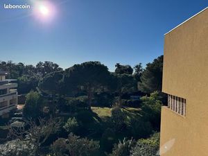 Appartement 2 pièces 37 m² Rénové à neuf accés mer à pied Boulouris