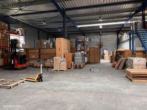 Local d'activité 3 273 m²