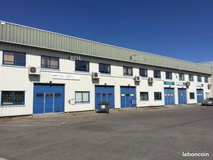 Local d'activité 240 m²