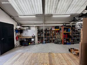 Local 107 m² Annecy