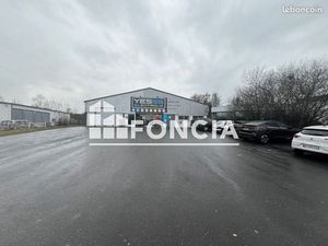 Local commercial 800 m²