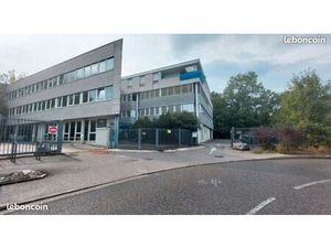 Local pro sur Annecy Seynod. 600 euros+40