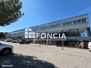 Local commercial 133 m²