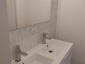 Grande et belle maison récente avec piscine