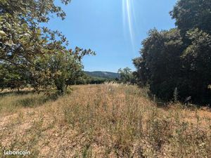 Terrain 1 250 m² Rustrel