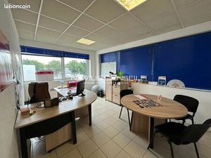 Bureaux 83 m²