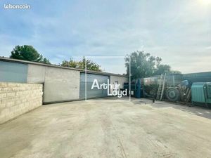 Local industriel 110 m²