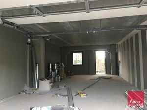 Local industriel 67 m²