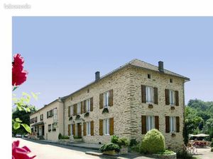 Gîte 21 pièces 754 m²