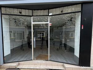 Loue local commercial ou bureaux centre ville Montluçon