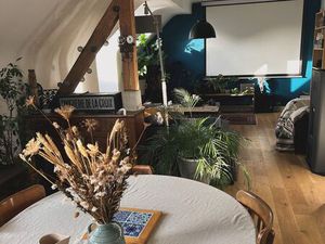 Duplex lumineux & atypique – 80 m² habitables / 130 m² au sol – Dernier étage – Quartier d