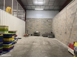 Local d'activité 80 m²