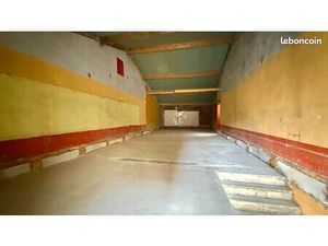 Local commercial 100 m² SAINT MAXIMIN LA SAINTE BAUME