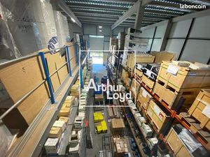 Local bureaux 970 m²