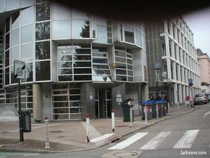 Location Local de Bureau – Hyper centre face à la mairie – 30 m²