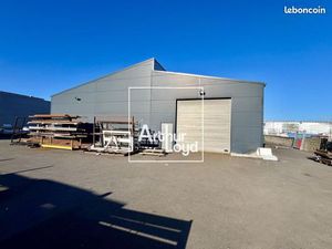 Local industriel 618 m²