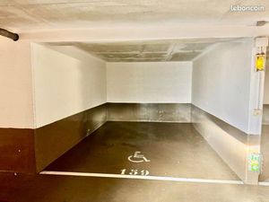 Parking à 3 50 m de large (17 4m2)