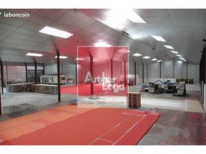 Local d'activité 2 100 m²