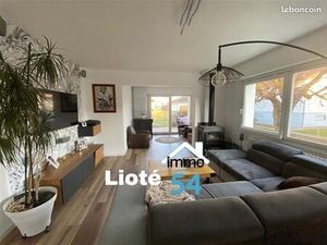 Maison 8 pièces 201 m²