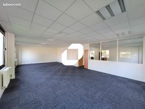 Bureau 213 m²
