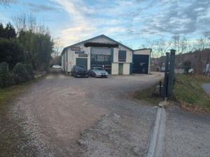 Batiment commercial à louer