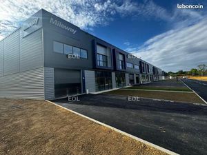 Local d'activité 3 876 m²