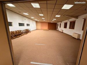 Local 324m2 Bureau / Formation / Brasserie