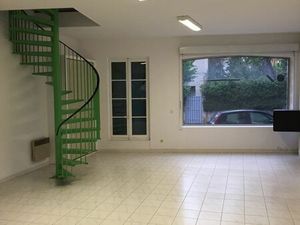 Local commercial traversant | 90m² | parking privatif
