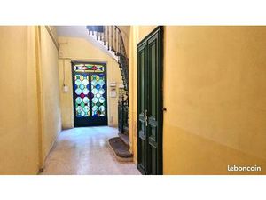 Proche place des Carmes  Beau 5 pièces de 125 m² avec possibilité garage