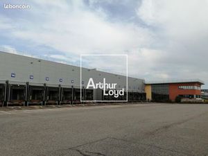 Local industriel 6 331 m²