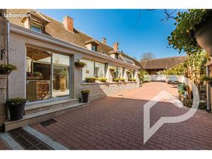 Longère 9 pièces 300 m²